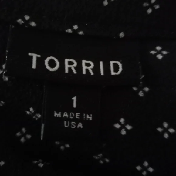 Torrid 2X V-Neck Crocheted Trim Sleeveless Tunic Top Plus - Picture 15 of 15